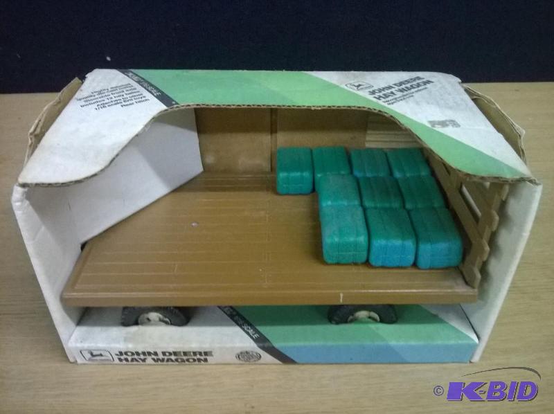 ERTL John Deere Hay Wagon Die Cast Replica, 1...