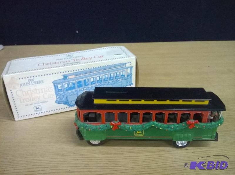 ERTL John Deere 1996 Christmas Trolley Car Di...