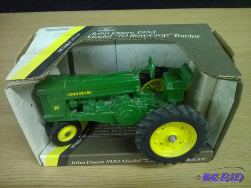 ERTL John Deere 1953 Model 70 Row Crop Tracto...