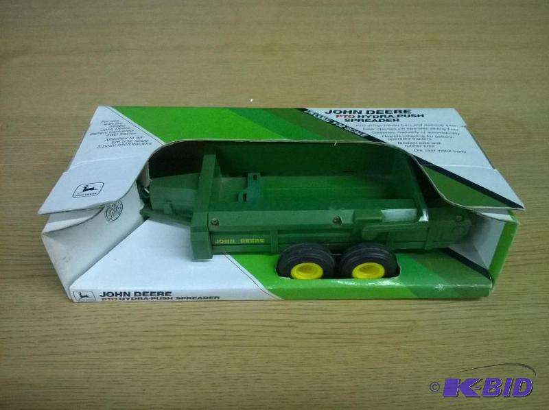 ERTL John Deere PTO Hydra-Push Spreader Die C...