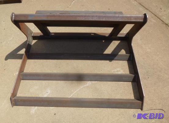 lot 10 image: Universal Mount Mini Bobcat Toro Dingo Ditch ...