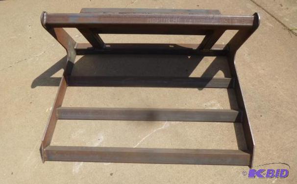lot 11 image: Universal Mount Mini Bobcat Toro Dingo Ditch ...