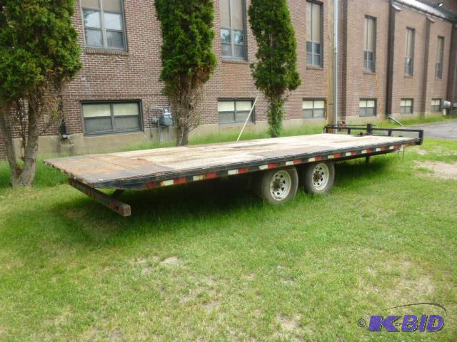 lot 5 image: 2008 PJ Model T822 22 ElectricHydraulic Til...