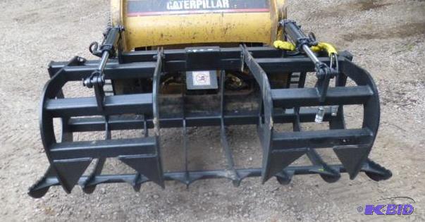 lot 8 image: Universal Mount Bobcat Skid Loader Skid Steer...