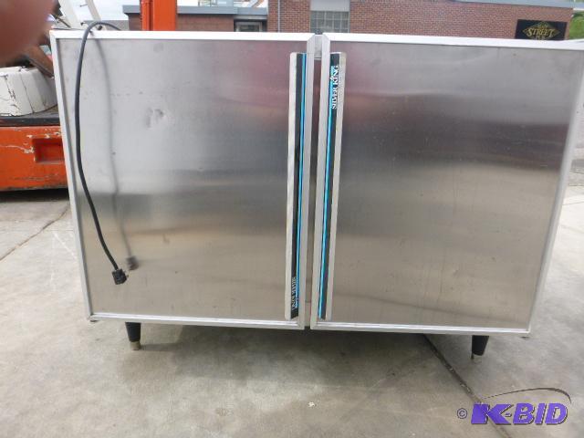 Silver King Refrigerator on Legs Model #SKTTR...