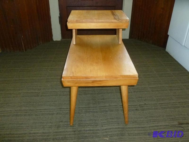 lot 10 image: Vintage maple end table that measures 16"...