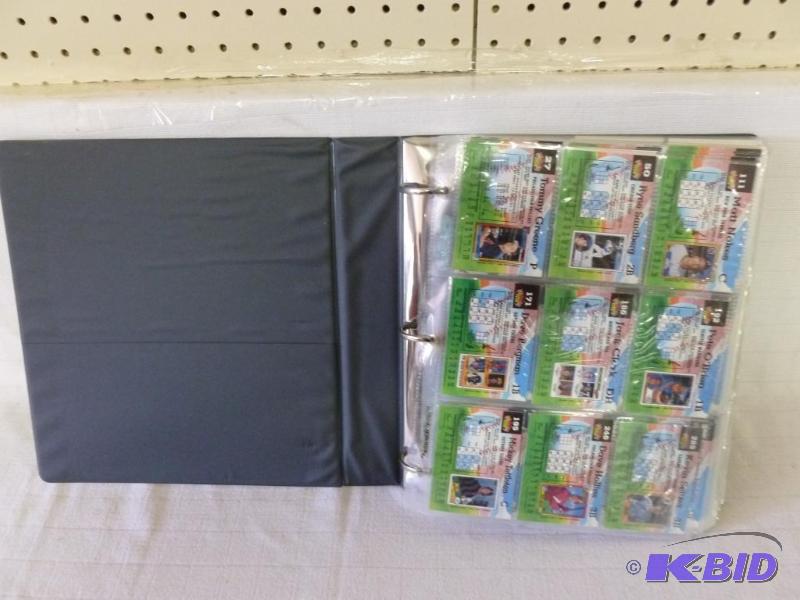 lot 114 image: 1992 MLB baseball card album collection, mixe...