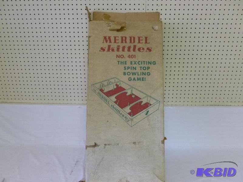 lot 130 image: Vintage 1970s Merdel Game Manufacturing Co. ...