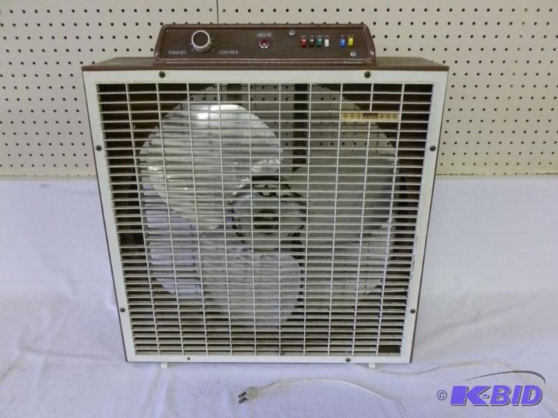 lot 137 image: Montgomery Ward Deluxe Thermo Control 3-speed...