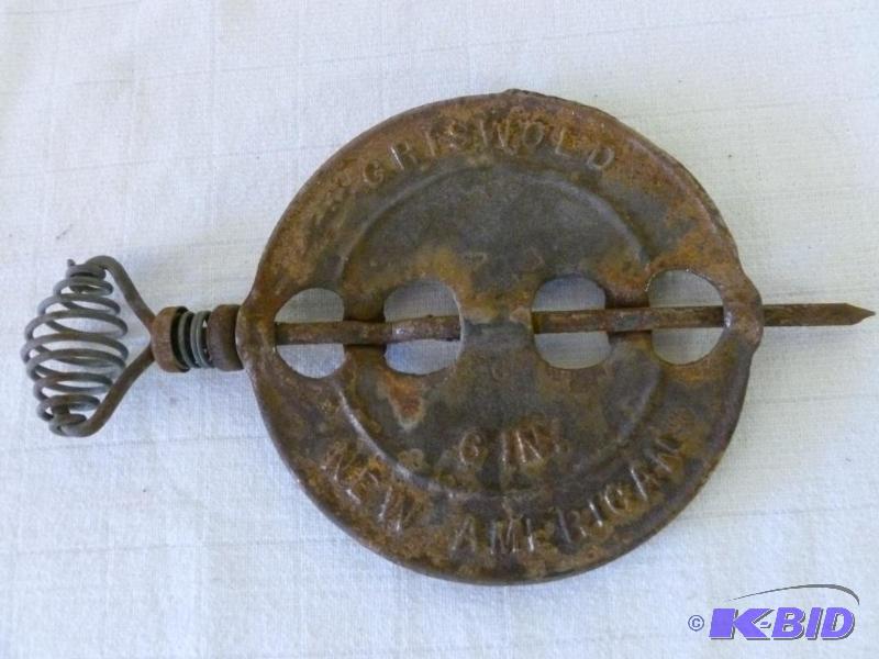 lot 152 image: Vintage Griswold 6" New American cast ir...