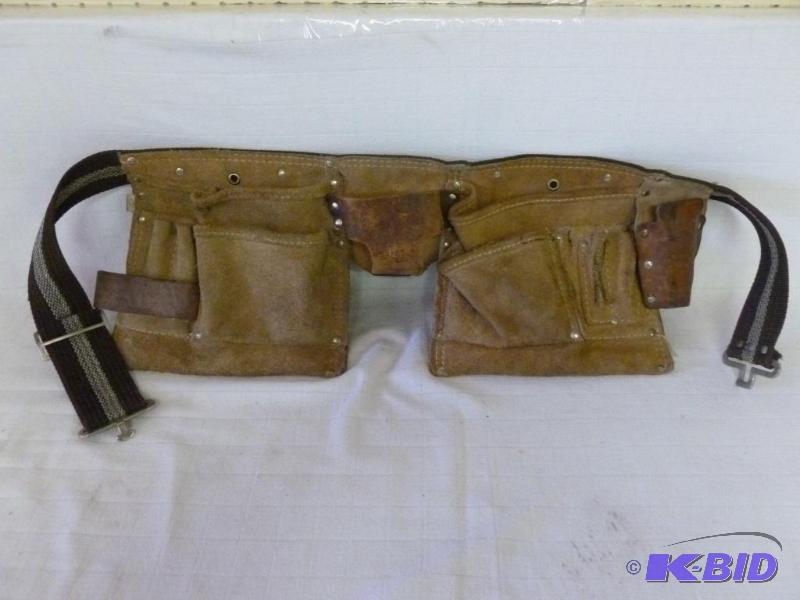 lot 163 image: Rooster Products genuine leather tool belt mo...