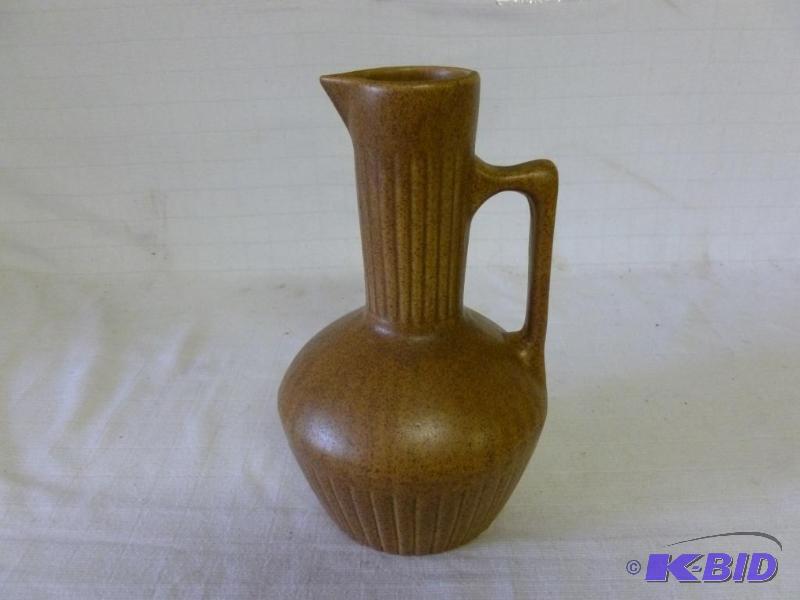 lot 192 image: Beautiful handled pottery vase that measures ...