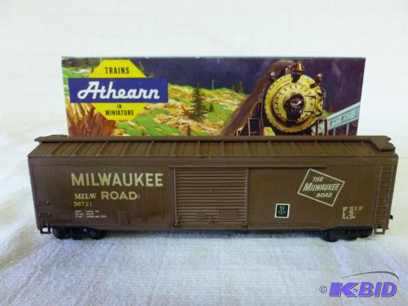 lot 240 image: Vintage Athearn HO scale The Milwaukee Road s...