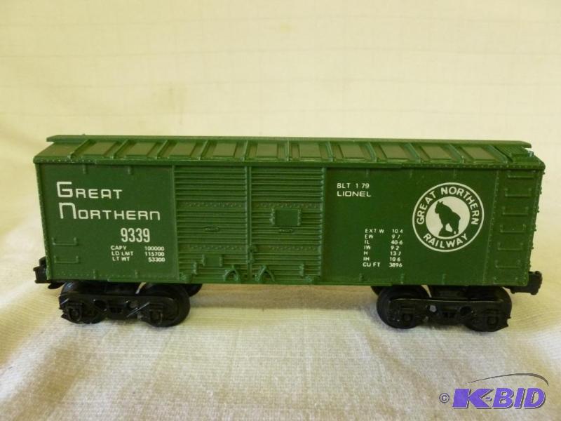 lot 247 image: Vintage Lionel 027 Great Northern double door...