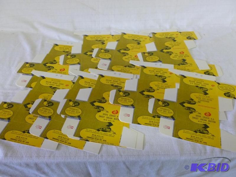 lot 255 image: Lot of twenty four vintage Annandale Co-Op Cr...