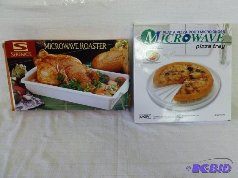 lot 262 image: Lot of two microwave cookware pieces that inc...