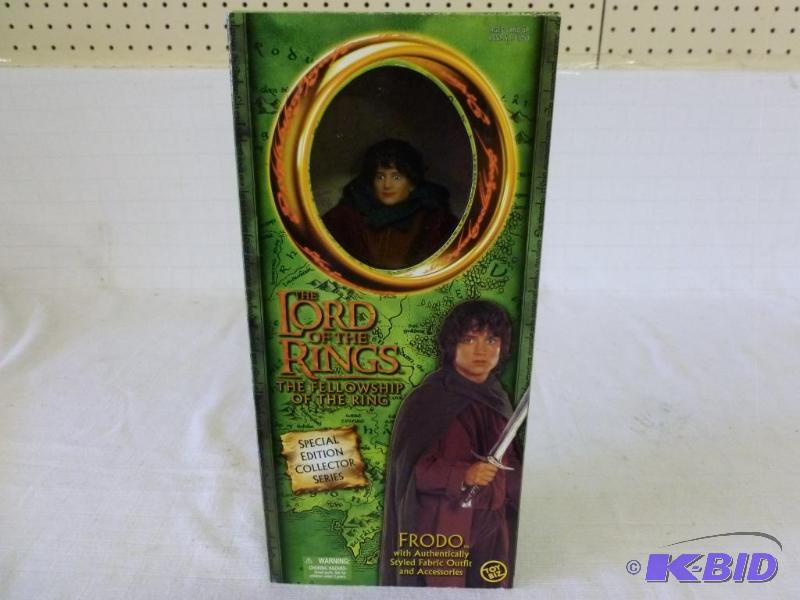 lot 272 image: Collectible Toy Biz The Lord Of The Rings - F...