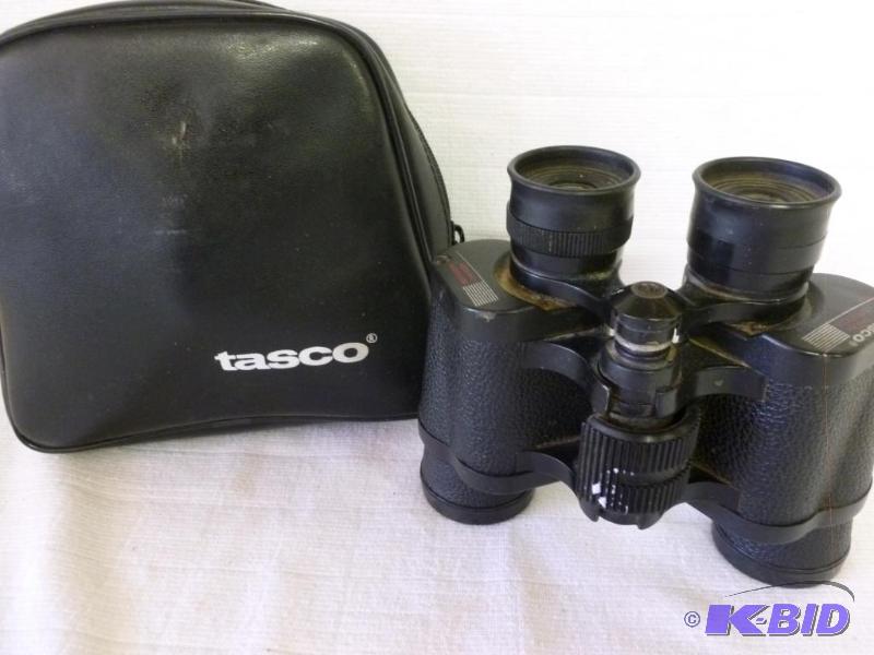 lot 284 image: Tasco Zip Focus 8 x 30 binoculars, comes in a...