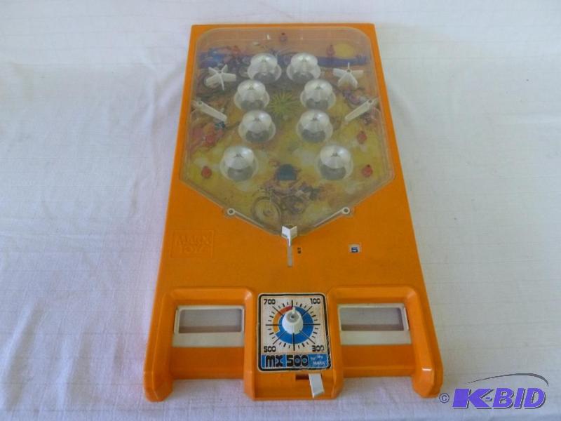 lot 30 image: Vintage Marx Toys MX500 table top pinball mac...