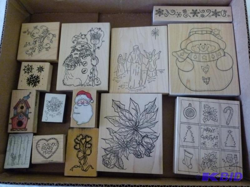 lot 306 image: Lot of fourteen wooden bodied and rubber craf...
