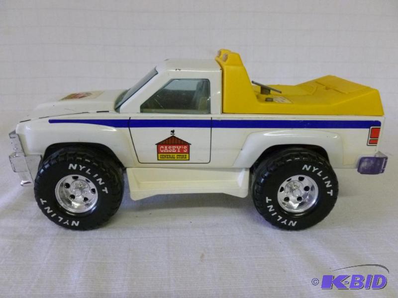 lot 47 image: Nylint - Caseys General Store die cast metal...