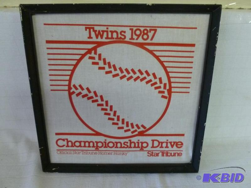 lot 72 image: Collectible Minnesota Twins 1987 wood framed ...
