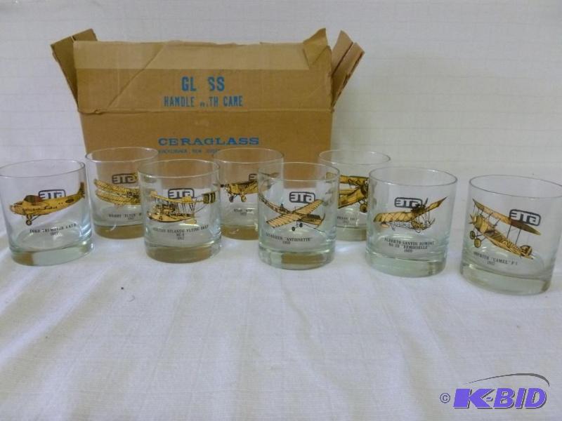 lot 92 image: Ceraglass&nbspGTE 8 piece airplane advertise...