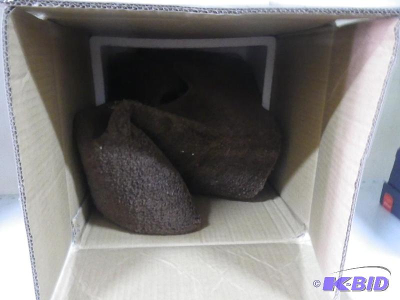 brown bath mats...