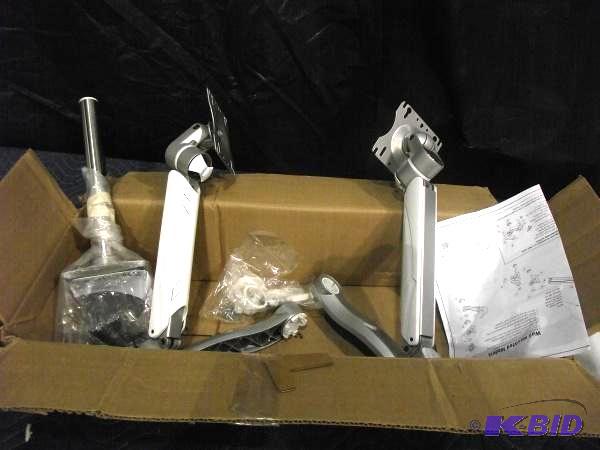 lot 10 image: Track Lighting   Appears to be new ...