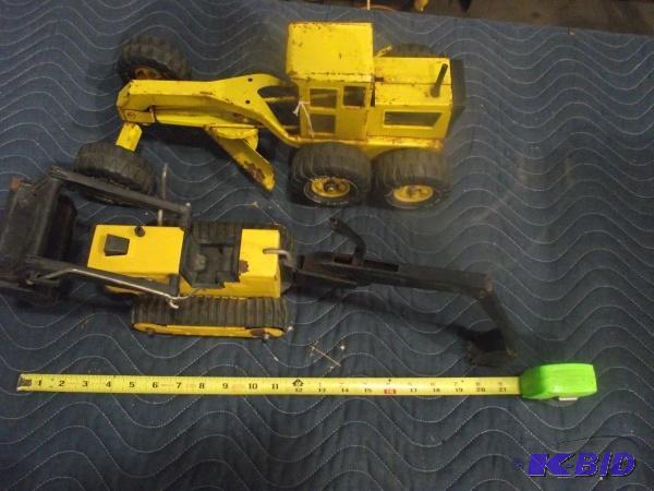 lot 103 image: Metal Construction Toys...