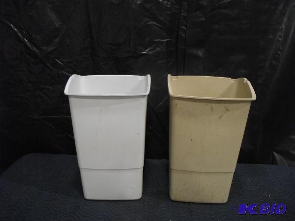 lot 19 image: (2) Large Garbage Cans...