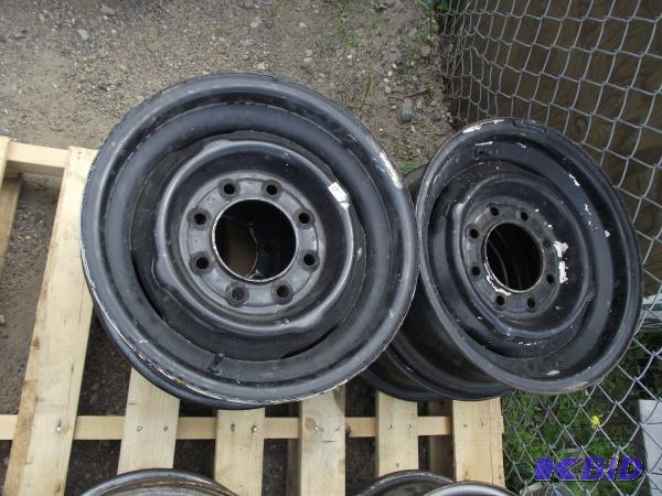 lot 2 image: Set of (4) Chevy 16" 8 Bolt Rims  ...
