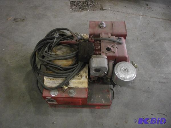 lot 36 image: Portable Battery Charger   We did not start o...