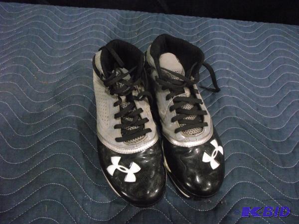 lot 71 image: Under Armor Spikes   Size 6.5 ...