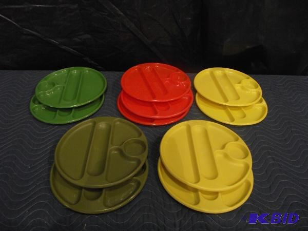 lot 74 image: (11) Hard Plastic Plates   Good for camping o...