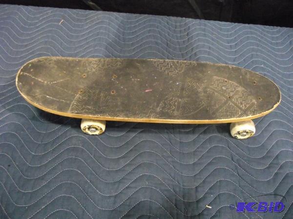 lot 77 image: Wood Skateboard...