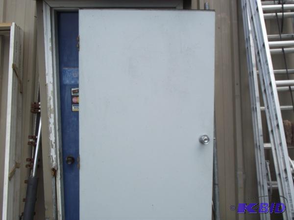 lot 97 image: 36" Door With Doorknob  ...