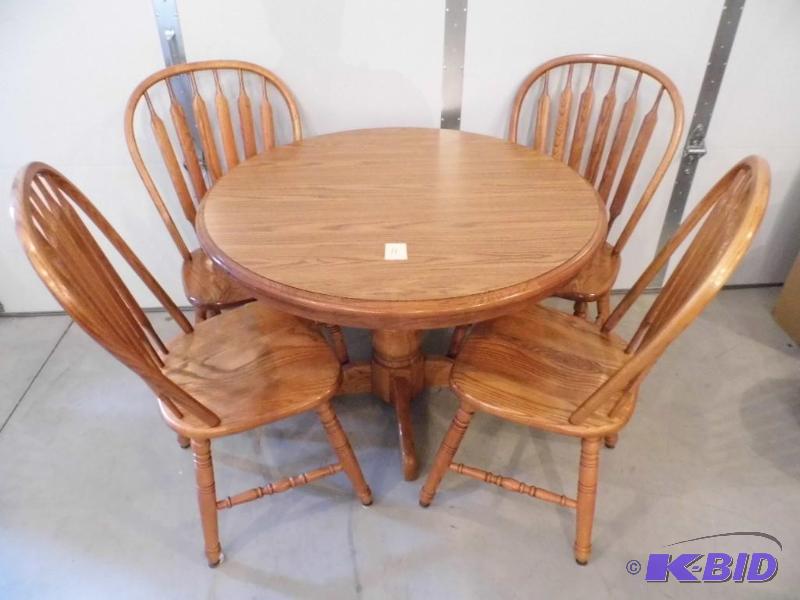 42 Oak Table with 4 Chairs & 2 Leaves