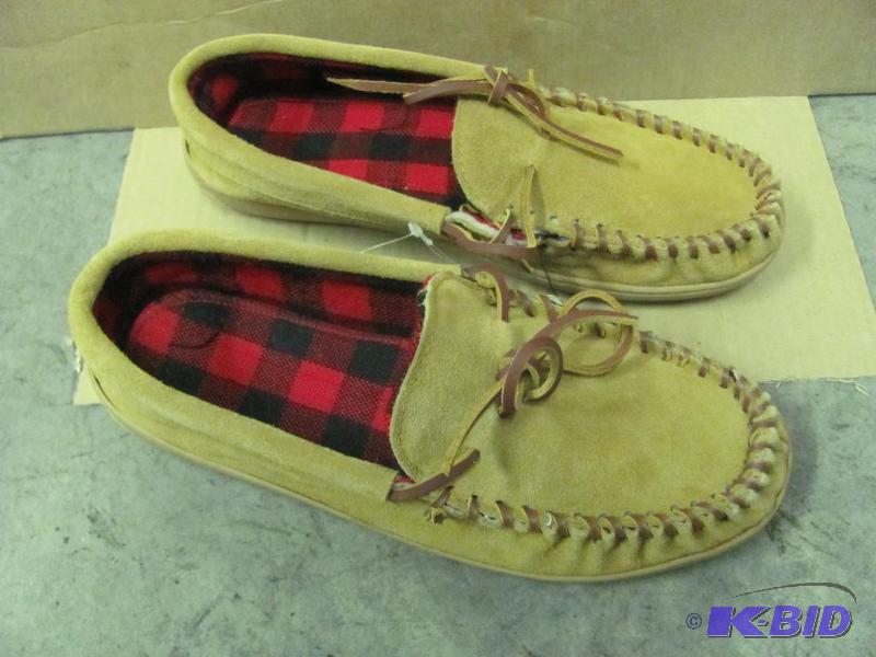 NEW Pair of GUIDE GEAR Moccasins. Size is 9. ...