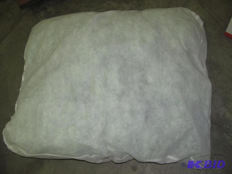 NEW Large (35x44 inches) Pet Bed. Consists of...