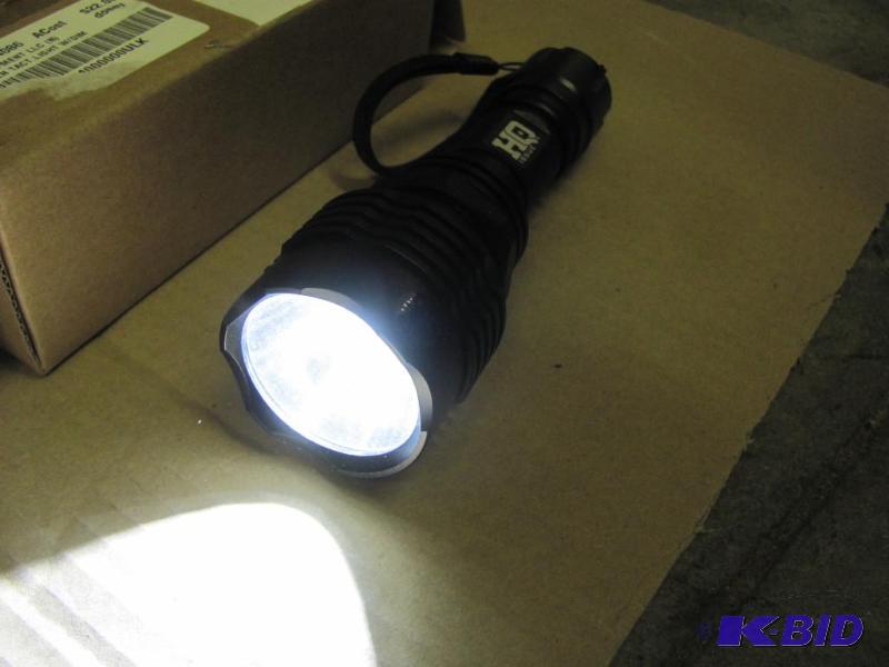 NEW (in original box) HQ ISSUE HQ 650-Lumen T...