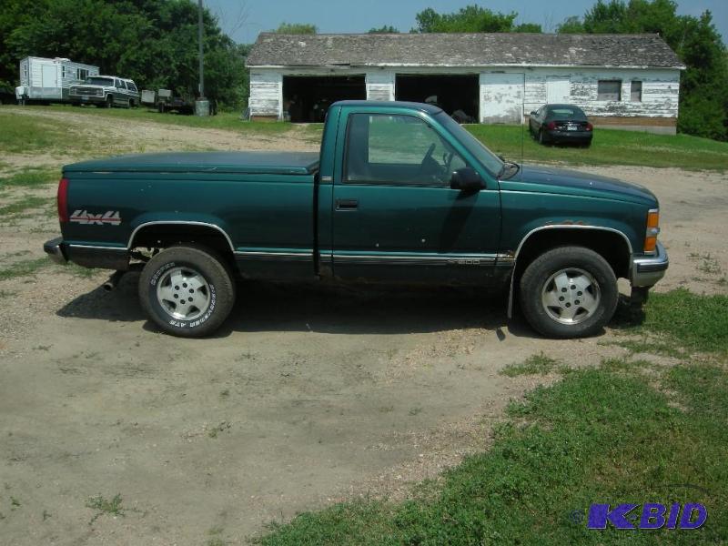 lot 1 image: 1995 Chevrolet 1500 Silverado 4x4