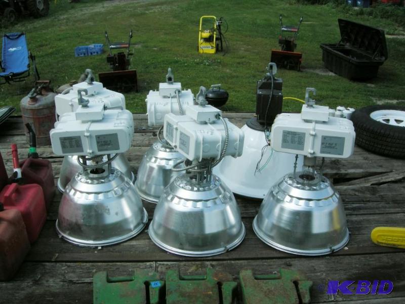 lot 16 image: 6 Lithonia Hi-Tek TH400M Lights