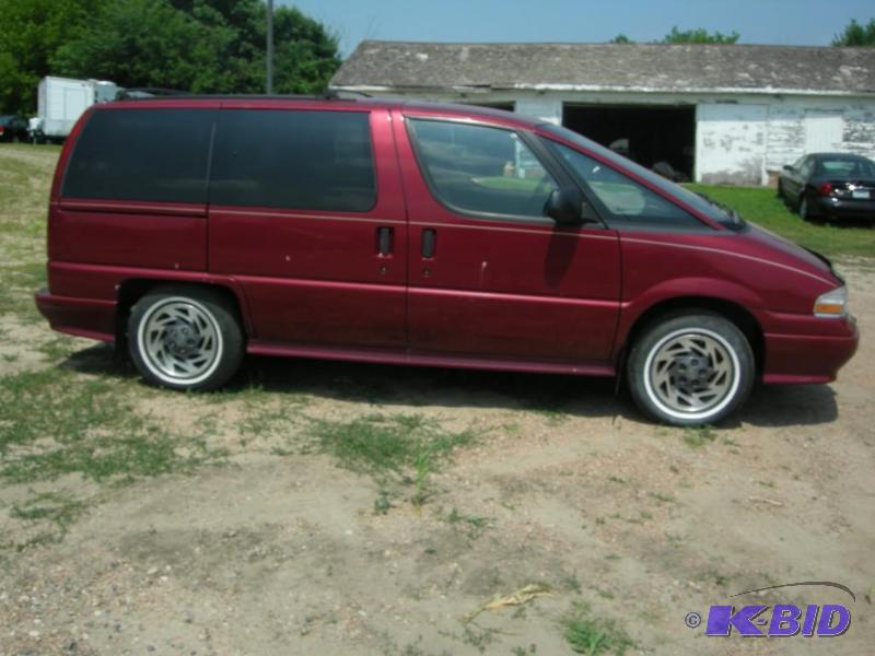 lot 2 image: 1996 Chevrolet Lumina Van