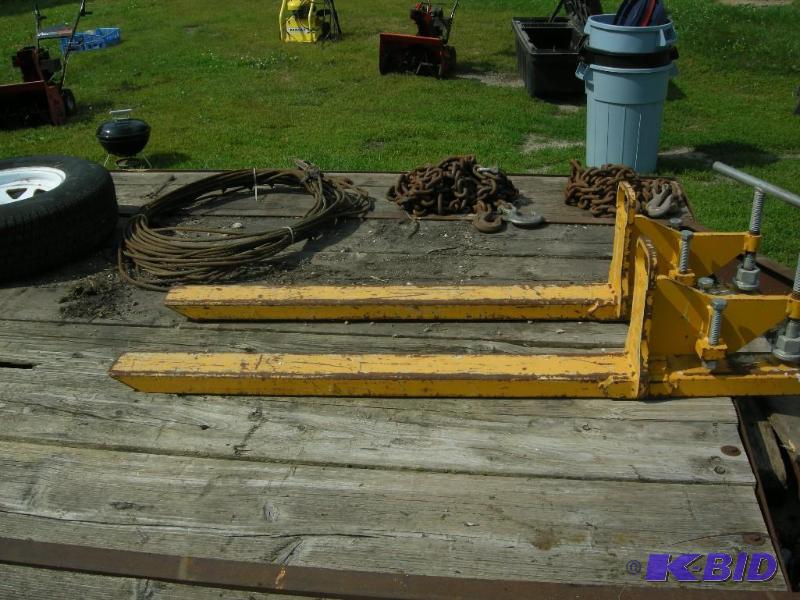 lot 22 image: Bucket fork extensions