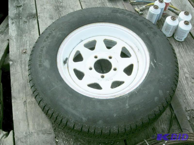 lot 26 image: Trailer tire