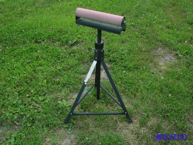 lot 32 image: Roller Stand
