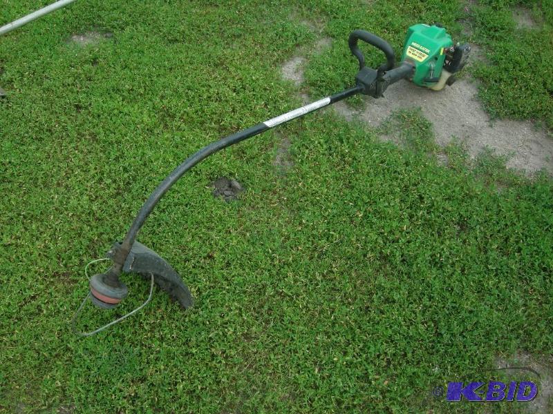 lot 41 image: Weed Eater TE400 CXL weed whip