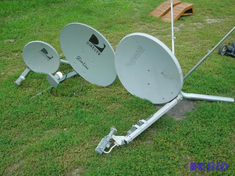 lot 44 image: 3 Satellite dishes