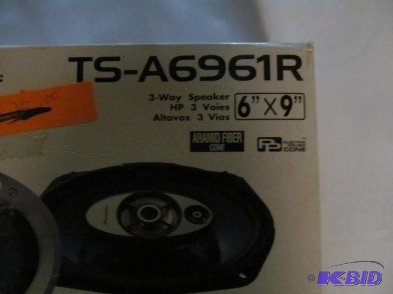 Brand New in Box HiFi Works, One pair of in-...